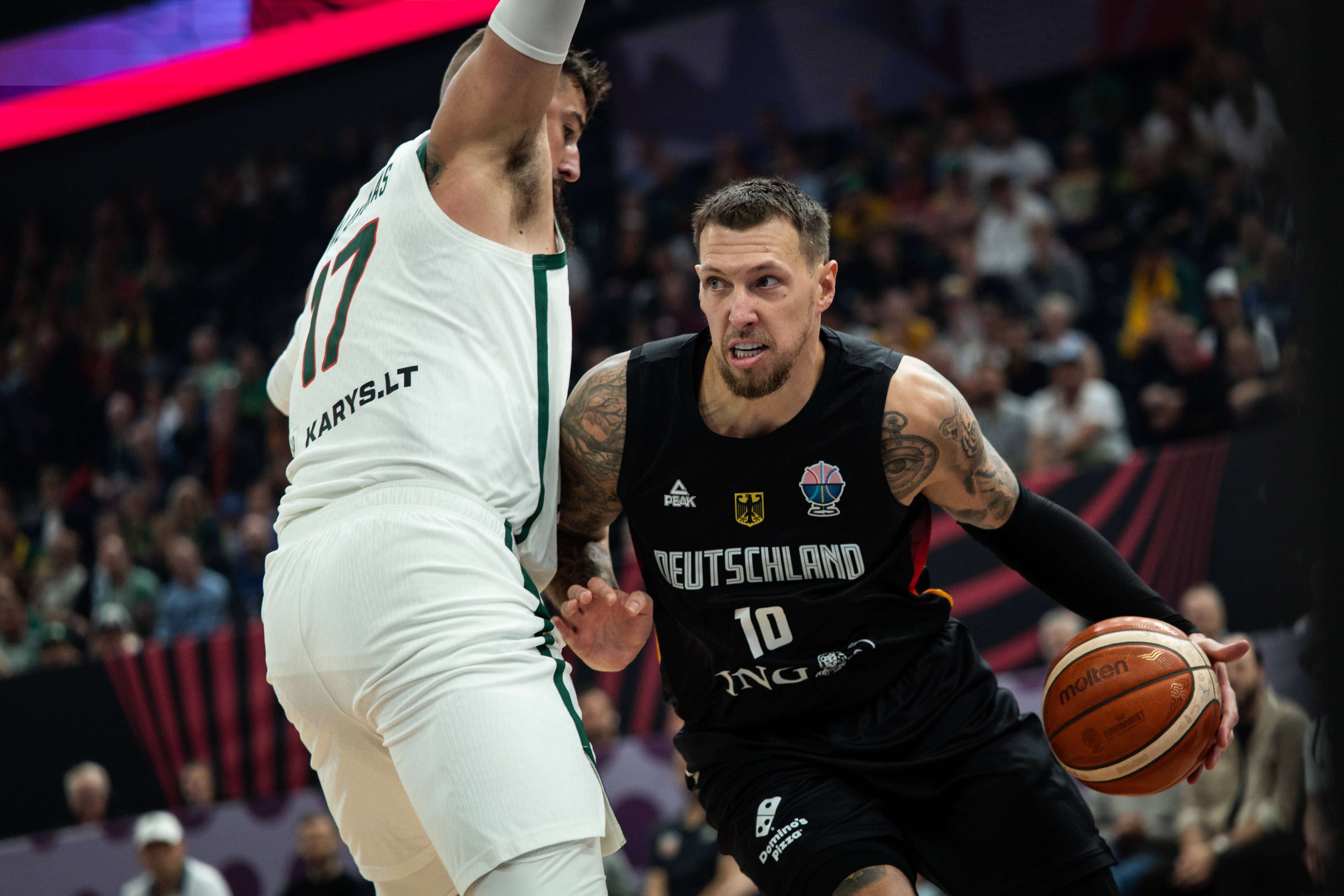 华体育多伦多猛龙今晨更衣室发声；志在CBA常规赛名次提升；态度坚定；赛程密集仍需轮换的简单介绍